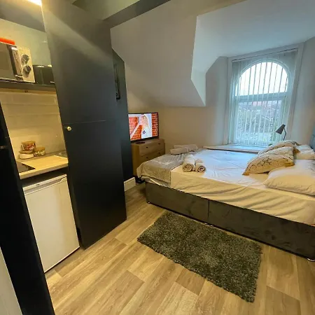 Deluxe Centrally Located In