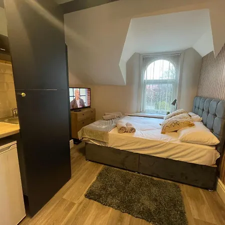 Deluxe Centrally Located In 아파트