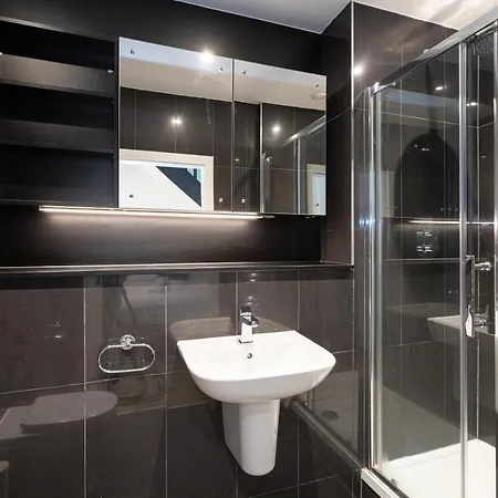 Pillo Serviced - Arena * مانشستر