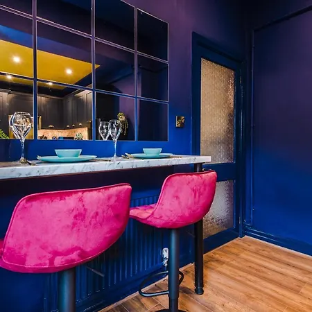 Holiday home Spacious And Modern 5 Bedroom House Manchester