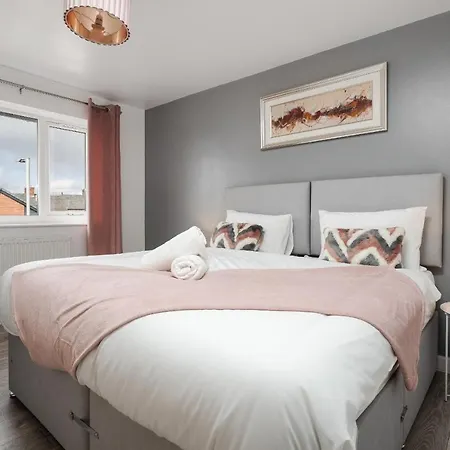 Spacious 5br - Coop Live & Etihad - Pool Table