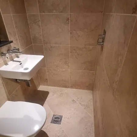 アパート 2 Bed, 2 Bath Apt, Northern Qrtr