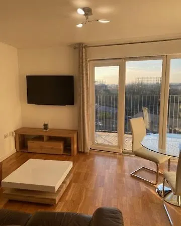 Eaglet 2 Bedroom Luxury Near Etihad Staduim *