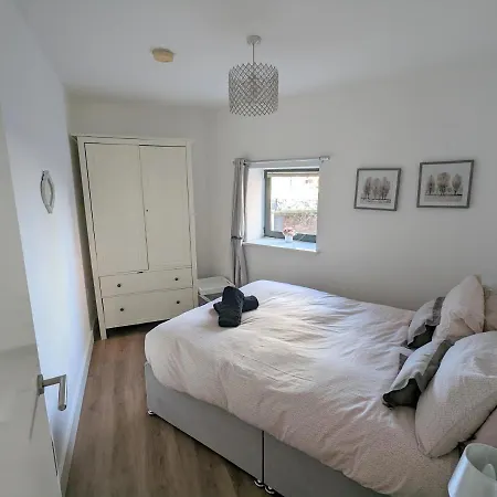 Stylish Modern Spacious Very Central 2 Bed 2 Bath Apartmán *