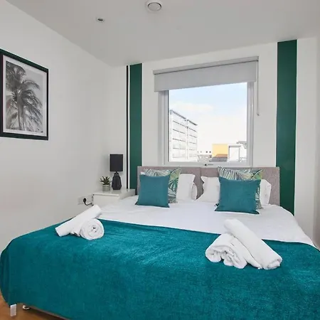 Cosy & Stylish Close To The Centre Apartment