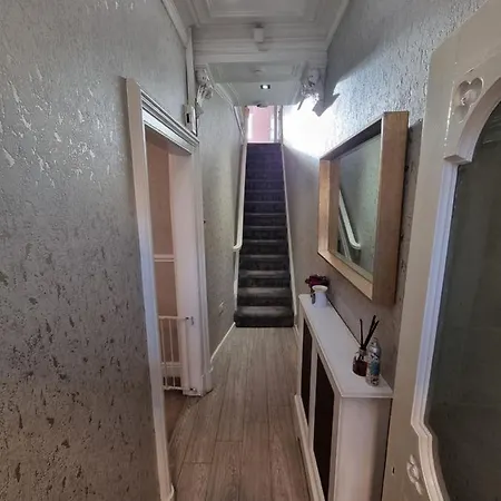 Casa vacanze Lovely Close To Mcr Centre Inc Cinema Manchester