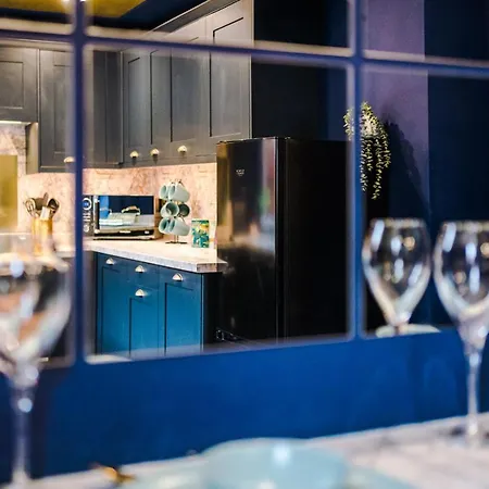 Spacious And Modern 5 Bedroom House * Manchester