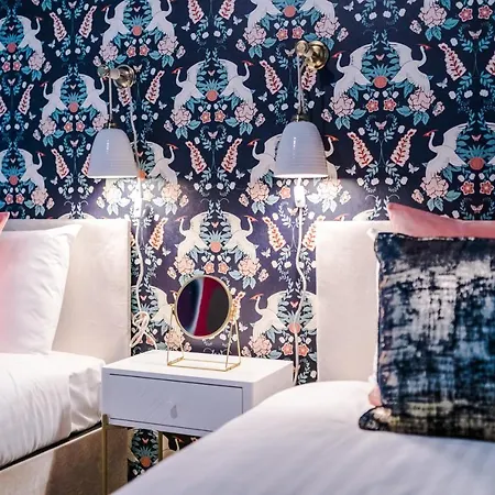 Spacious And Modern 5 Bedroom House Holiday home *