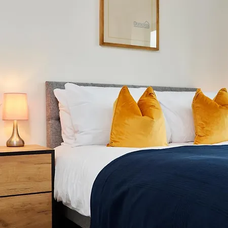 Nyaraló Fabulous 5 Bed House W Parking Manchester