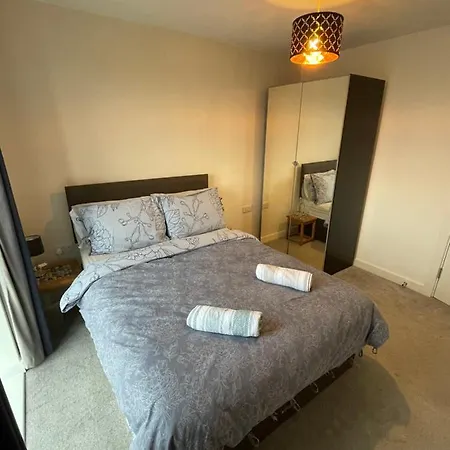 דירה Balcony Marina With Skyline Views - Free Secure Parking *