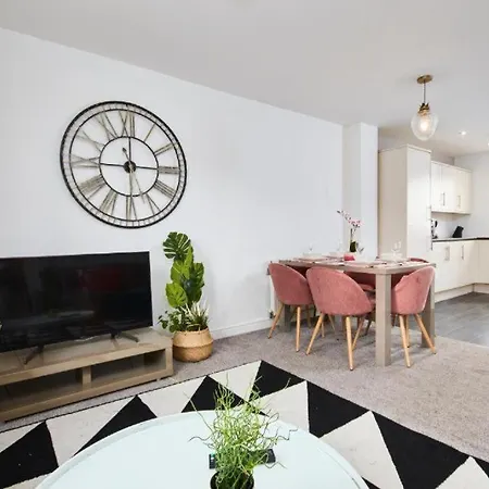 Large 4 Bed House Near Old Trafford - Parking Appartement Manchester