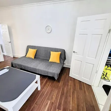 Apartment Comfortable House Near Etihad - Sleep Rest Manchester