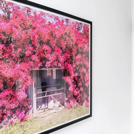 4 Bedroom, 3 Bathroom Walking Distance To Centre 펜션