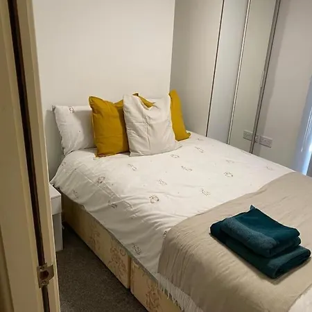 شقة Lovely 2 Bed Flat مانشستر