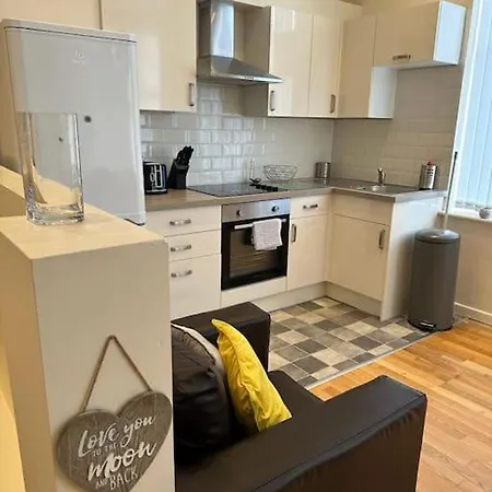 Lovely 2 Bed Flat *