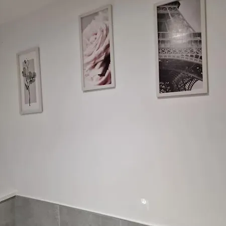 Luxury 2 Bed, 2 Bath - The Quays Apartment *