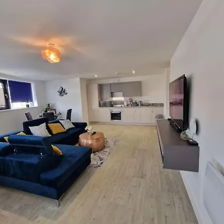 Luxury 2 Bed, 2 Bath - The Quays アパート
