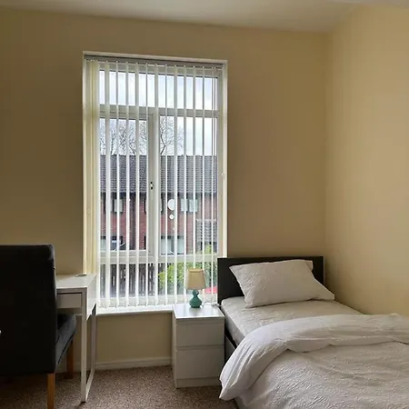 Guest house 7 Minutes From Etihad *