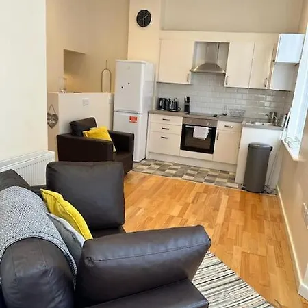 شقة Lovely 2 Bed Flat *