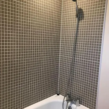 Cosy House Near Centre And Football Stadium 別荘 *