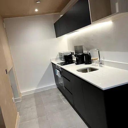 2 Bedroom In Salford