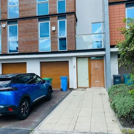 Commonwealth Town House Vila *