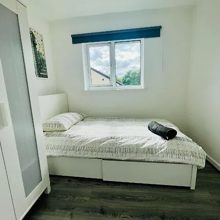 Allenby Walk Private In A 4 Bed Shared House 맨체스터