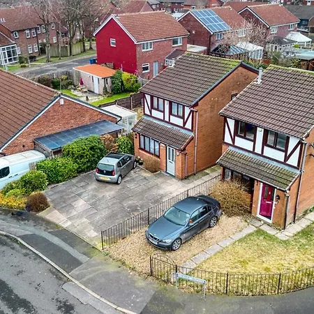 Lovely 3-bed Cosy House In Greater *