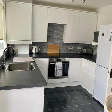 2 Bedroom House With Garden