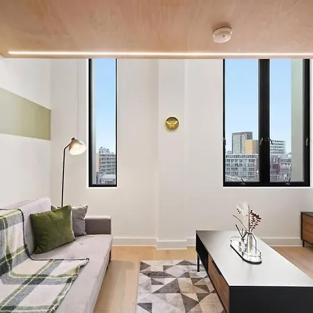 Skygardens - Stylish Duplex - Roof Garden מלון