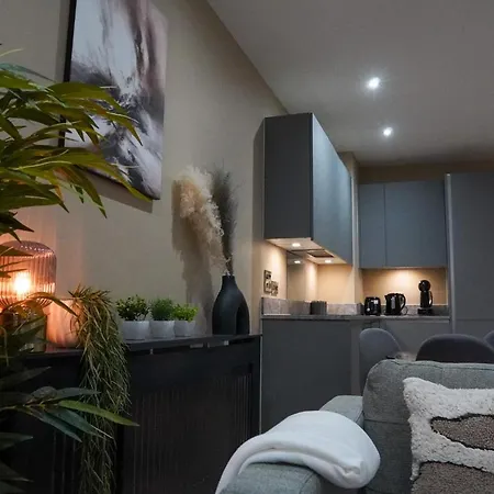 Apartment M1 Townhouse - Free Parking &