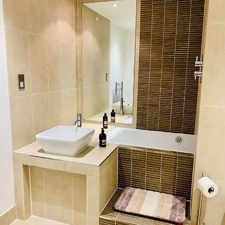 Victoria Homestay Manchester