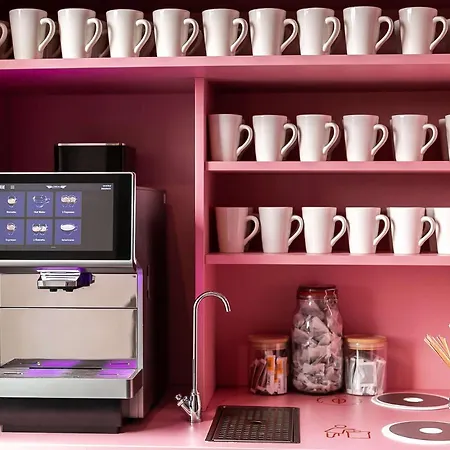 Yotel Deansgate 4* Манчестер