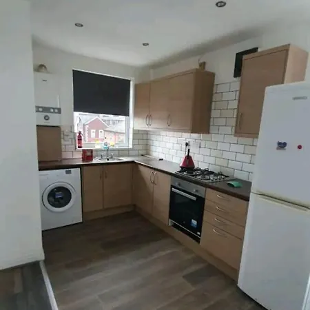 Double 2 In Levenshulme Shared Bathroom *
