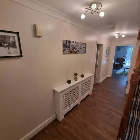 Spacious 3bd House - Victoria Park Μάντσεστερ