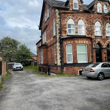 The Crescent, Flat 1 - Stockport, Manchester