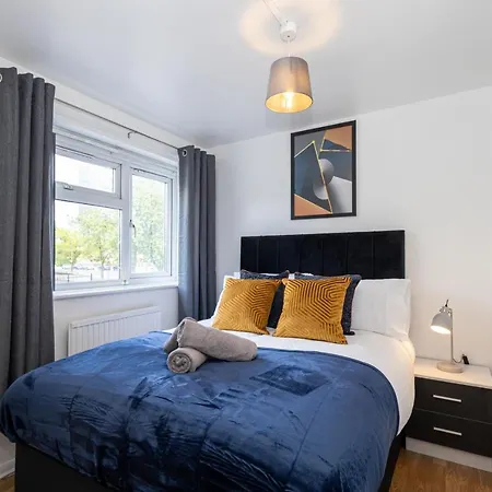 Large House Contractors Leisure Near Old Trafford Apartament Manchester