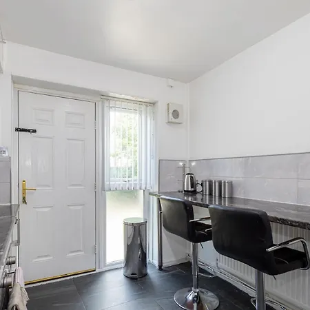 Apartament Large House Contractors Leisure Near Old Trafford Manchester
