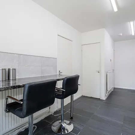 Apartament Large House Contractors Leisure Near Old Trafford Manchester