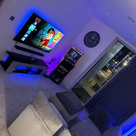 Luxury 1 Bedroom Media City Апартаменты *