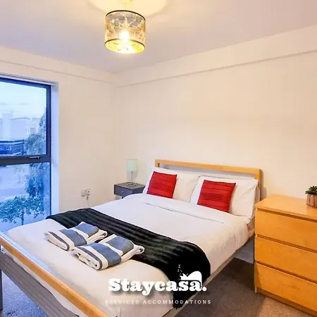 Bright Apt With Balcony & Secure Parking 曼彻斯特