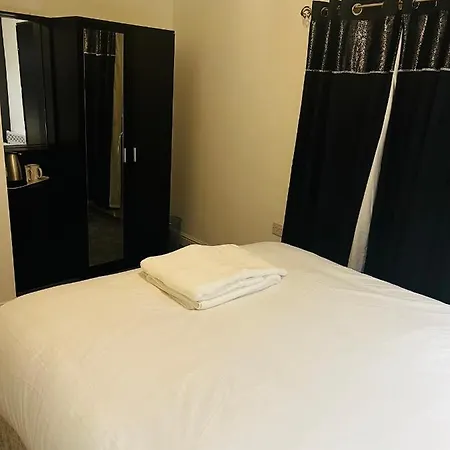 The Pleasant House Hotel *