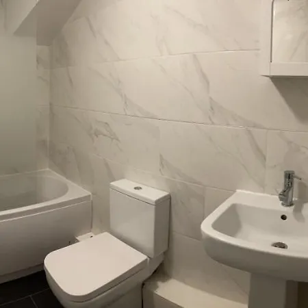 The Crescent, Flat 1 - Stockport,