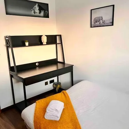 Deeluxe Apartment - Luxury 2 Bedroom Apartment