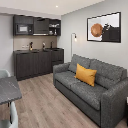 By Marriott Piccadilly 4* Manchester