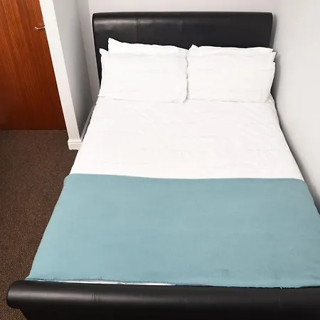 מלון 87 Rawsthorne Avenue מנצ'סטר