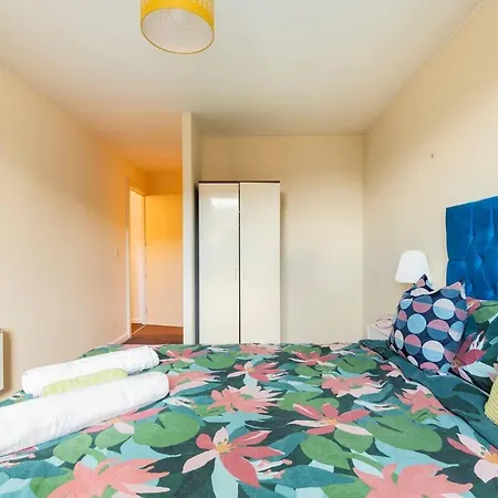 Lägenhet Mosh Homes 01 *