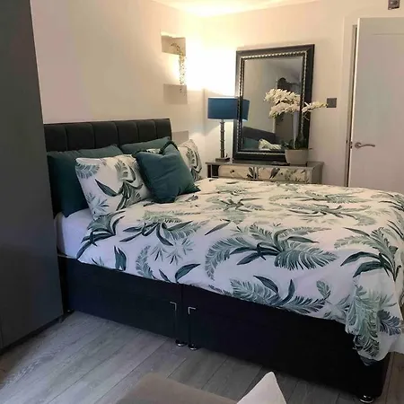 Appartement Lux Private Entrance 1 Bed - Free Parking - Ideal For Coop Live, Mcr Centre, Salford Royal Hospital & Buile Hill Mansion Wedding Venue Manchester