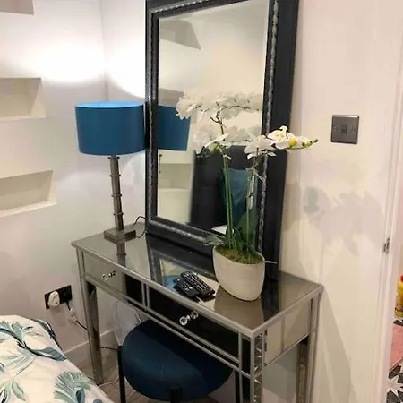 Lux Private Entrance 1 Bed - Free Parking - Ideal For Coop Live, Mcr Centre, Salford Royal Hospital & Buile Hill Mansion Wedding Venue Appartement