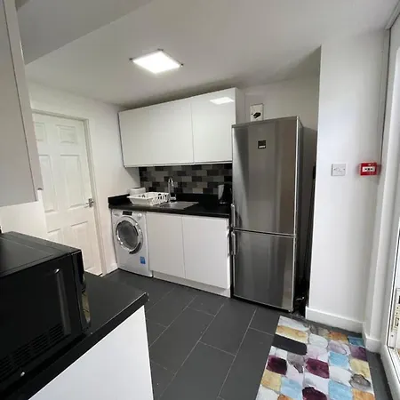 The Crescent, Flat 1 - Stockport, * Manchester